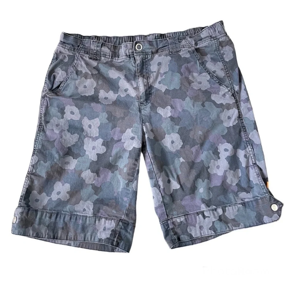 Lucy floral camo shorts sz large - Picture 1 of 10